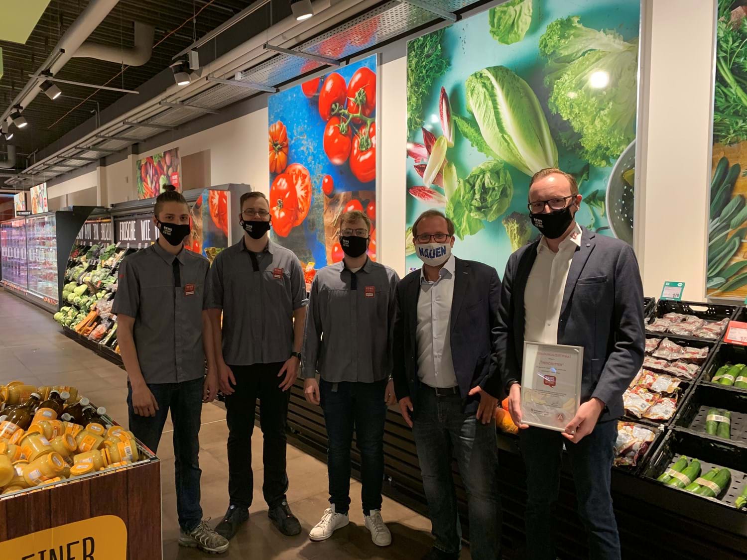 Stefan Woye erhält Zertifikat für gute Ausbildung | Stadt Nauen