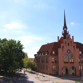 Kinder der Grundschule am Lindenplatz besuchten den Bürgermeister