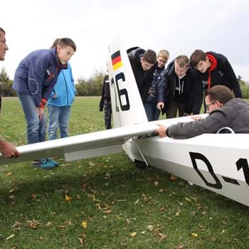 AG Fliegen ist gestartet: Quax-Verein geht Kooperation mit der Graf-Arco-Schule in Nauen ein