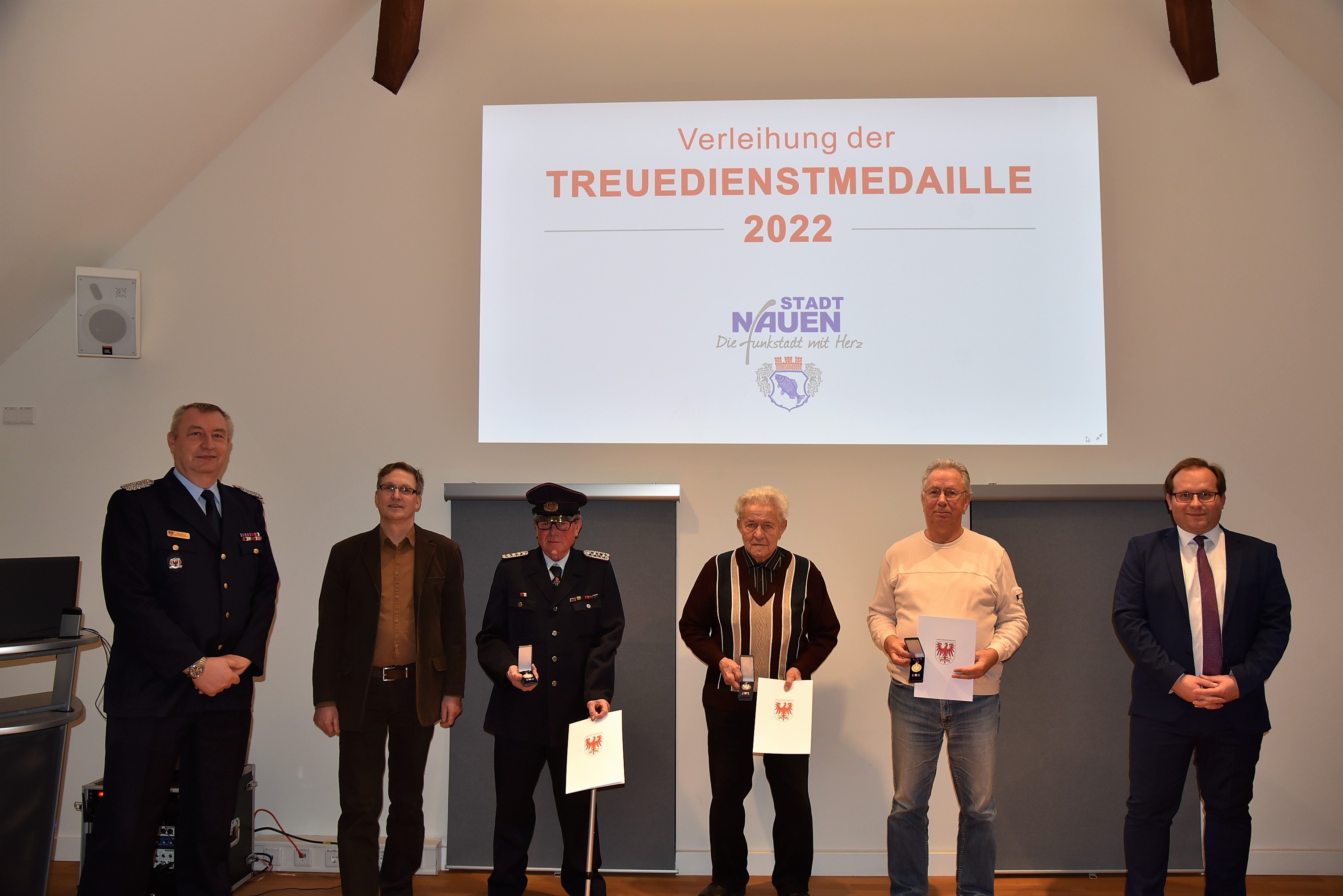 Verleihung der Treuedienstmedaille des Landes an sieben Kameraden