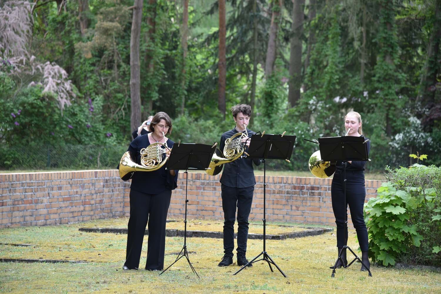 Die Musikschule Havelland unter der Leitung von Simone Seyfarth untermalte die Gedenkstunde.