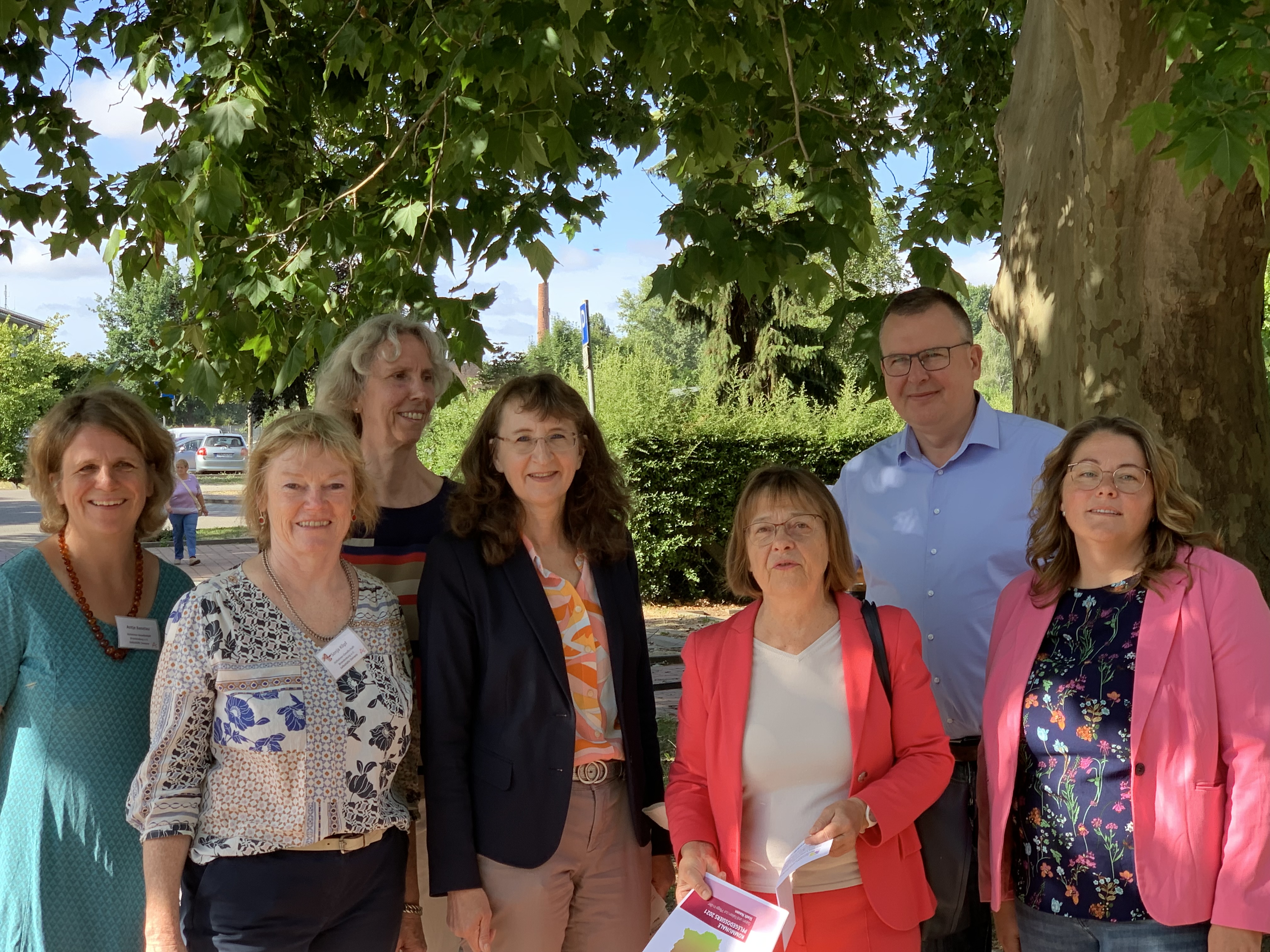 Ministerin Nonnemacher würdigt in Nauen das Engagement der Alzheimer-Gesellschaft Brandenburg