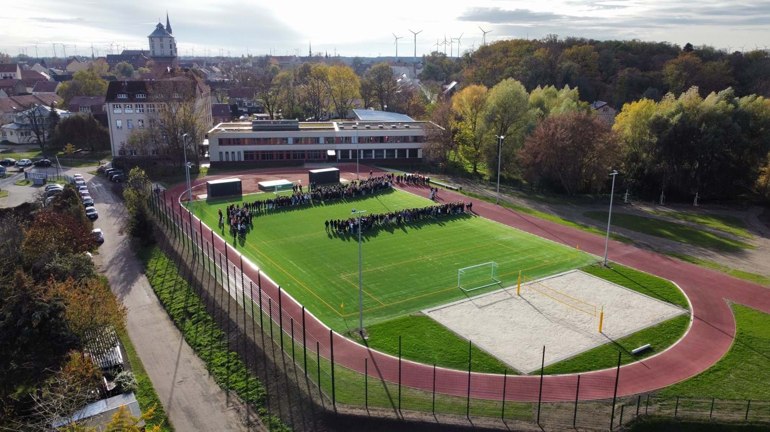 Die moderne Sportanlage wird künftig nicht nur von der Schule, sondern auch von Nauener Sportvereinen genutzt.