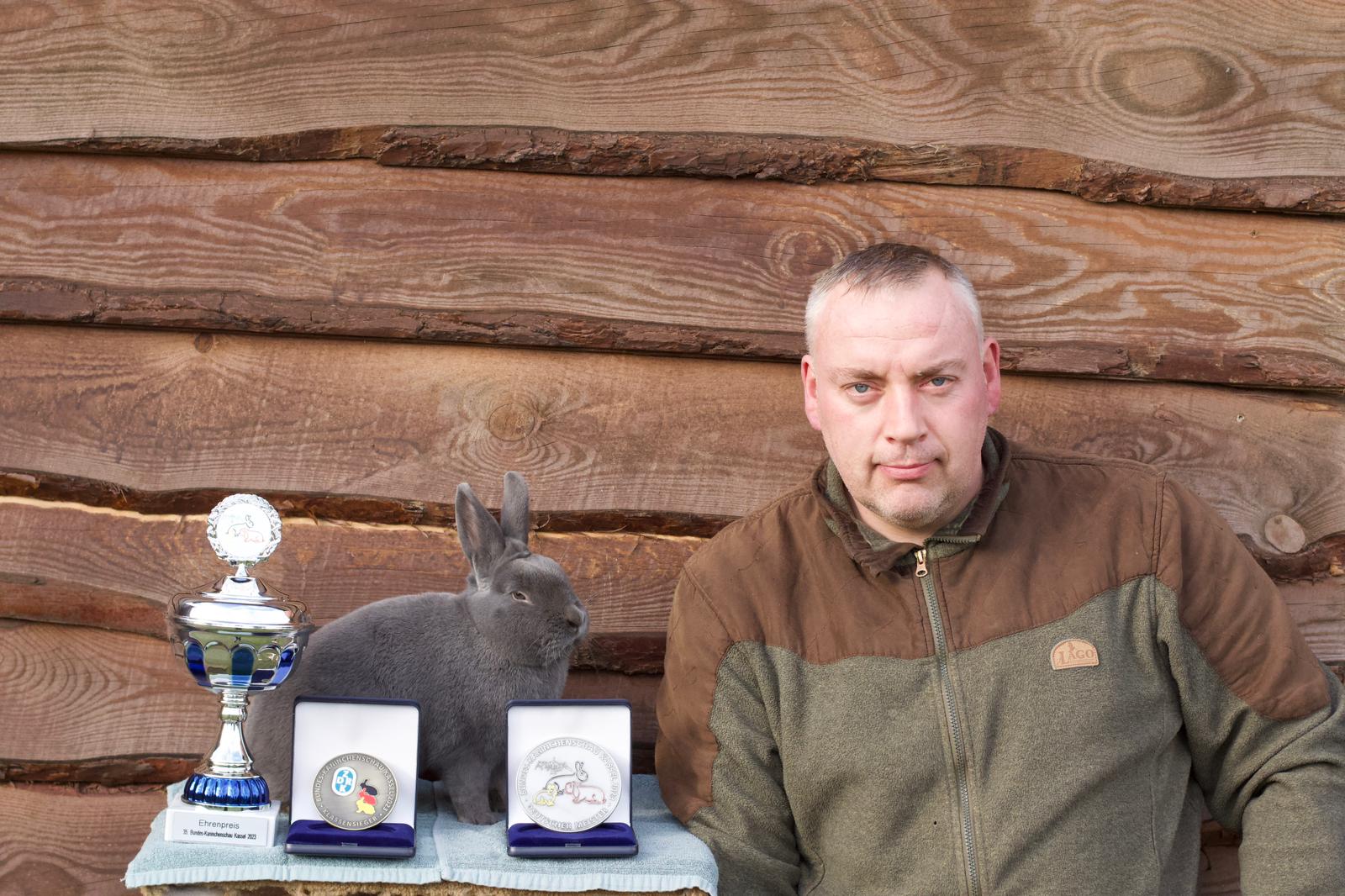 Olaf Niemann ist Sieger auf der Bundes-Kaninchenschau