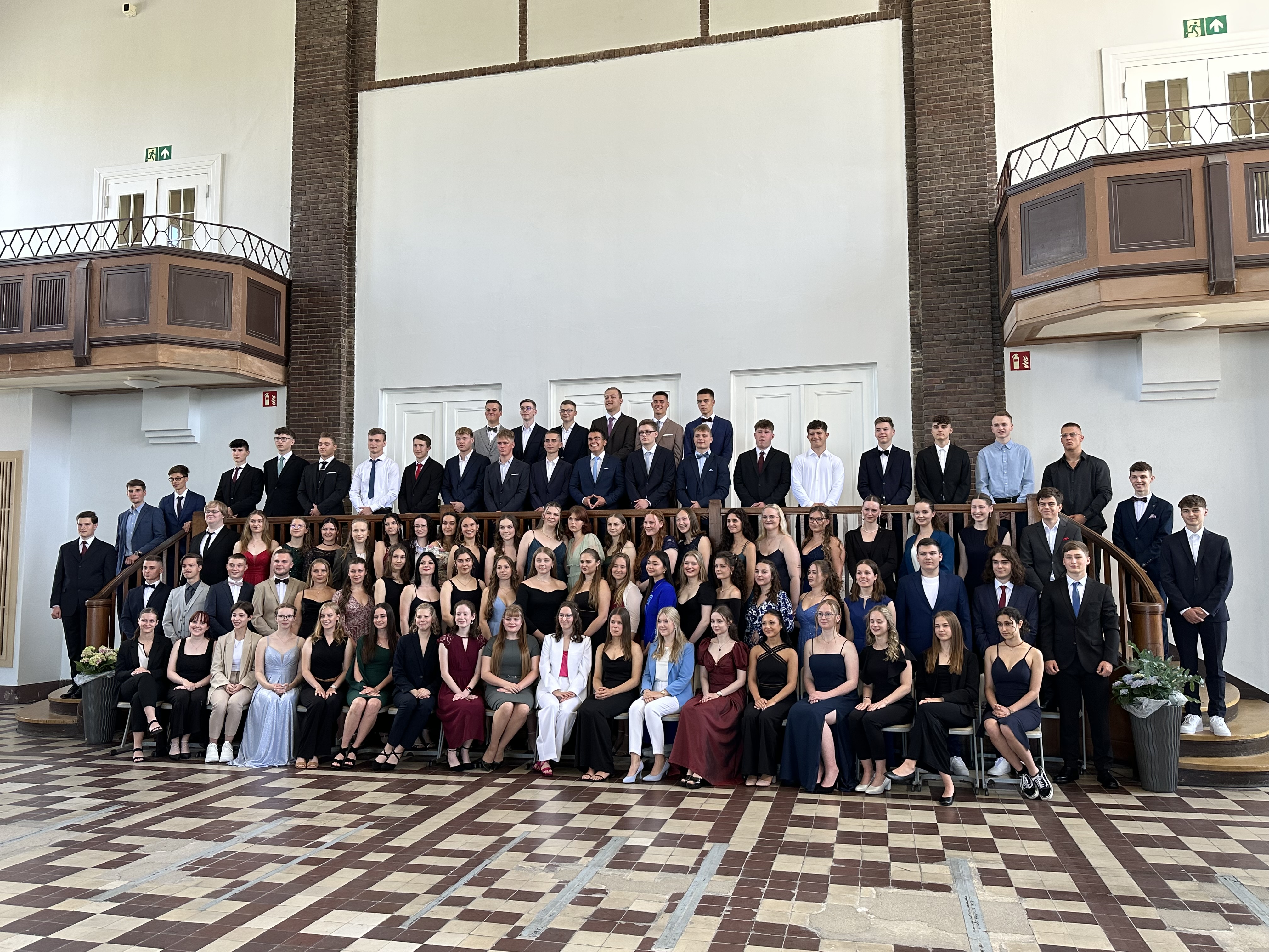 Feierliche Übergabe der Abiturzeugnisse im Funkamt der Stadt Nauen