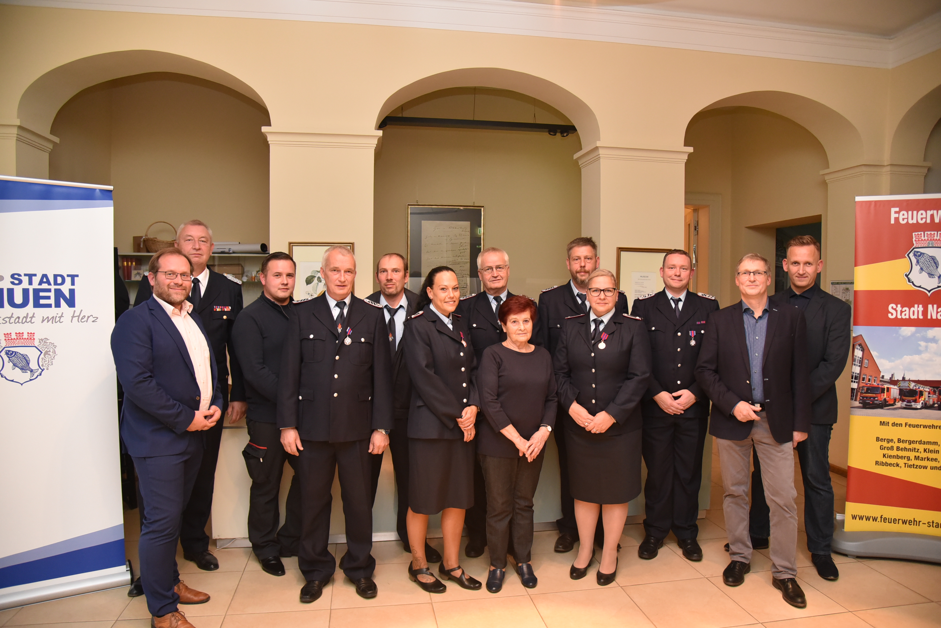 Auszeichnungen für zwölf verdienstreiche Mitglieder der Feuerwehr in Ribbeck