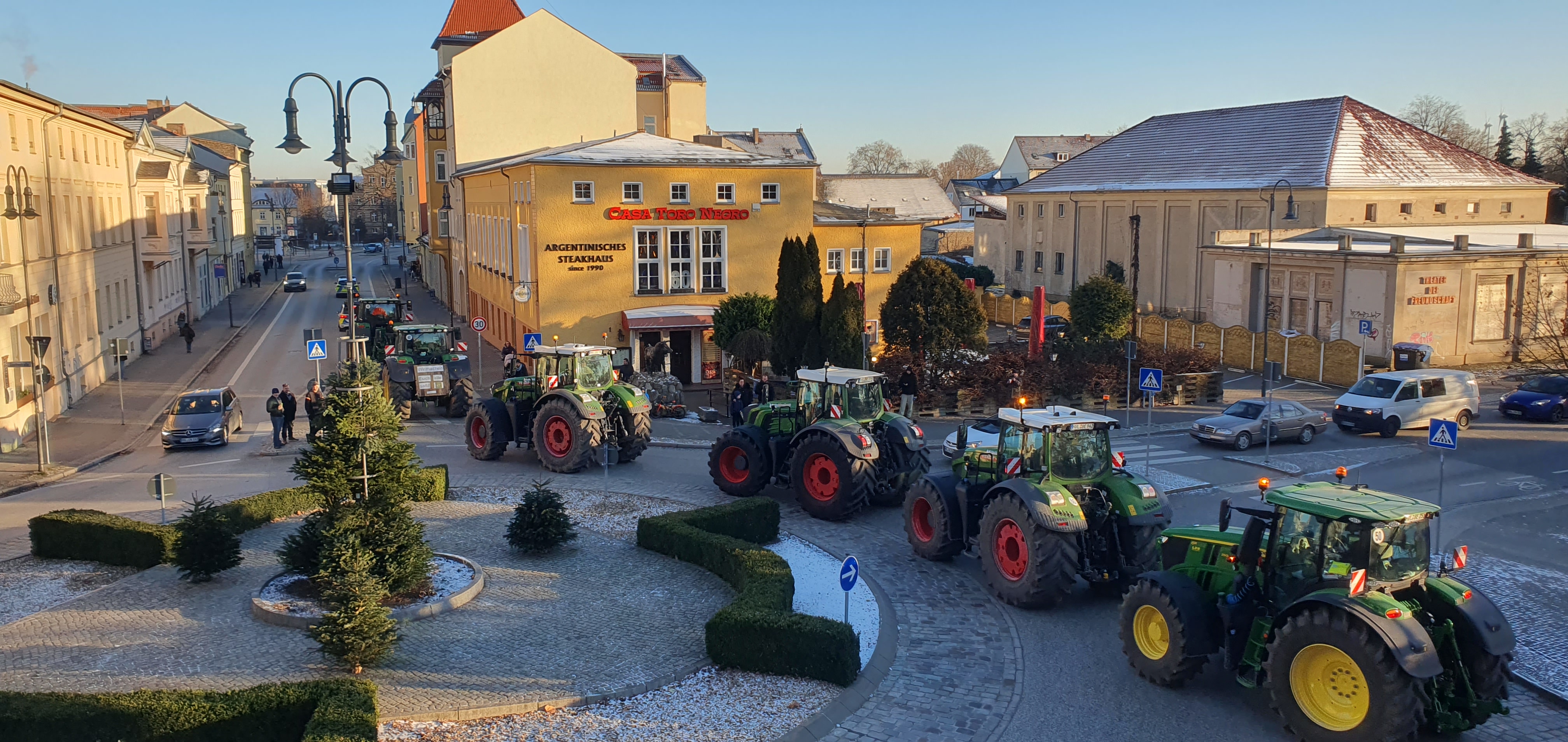 Treckerkorso fuhr durch die Funkstadt