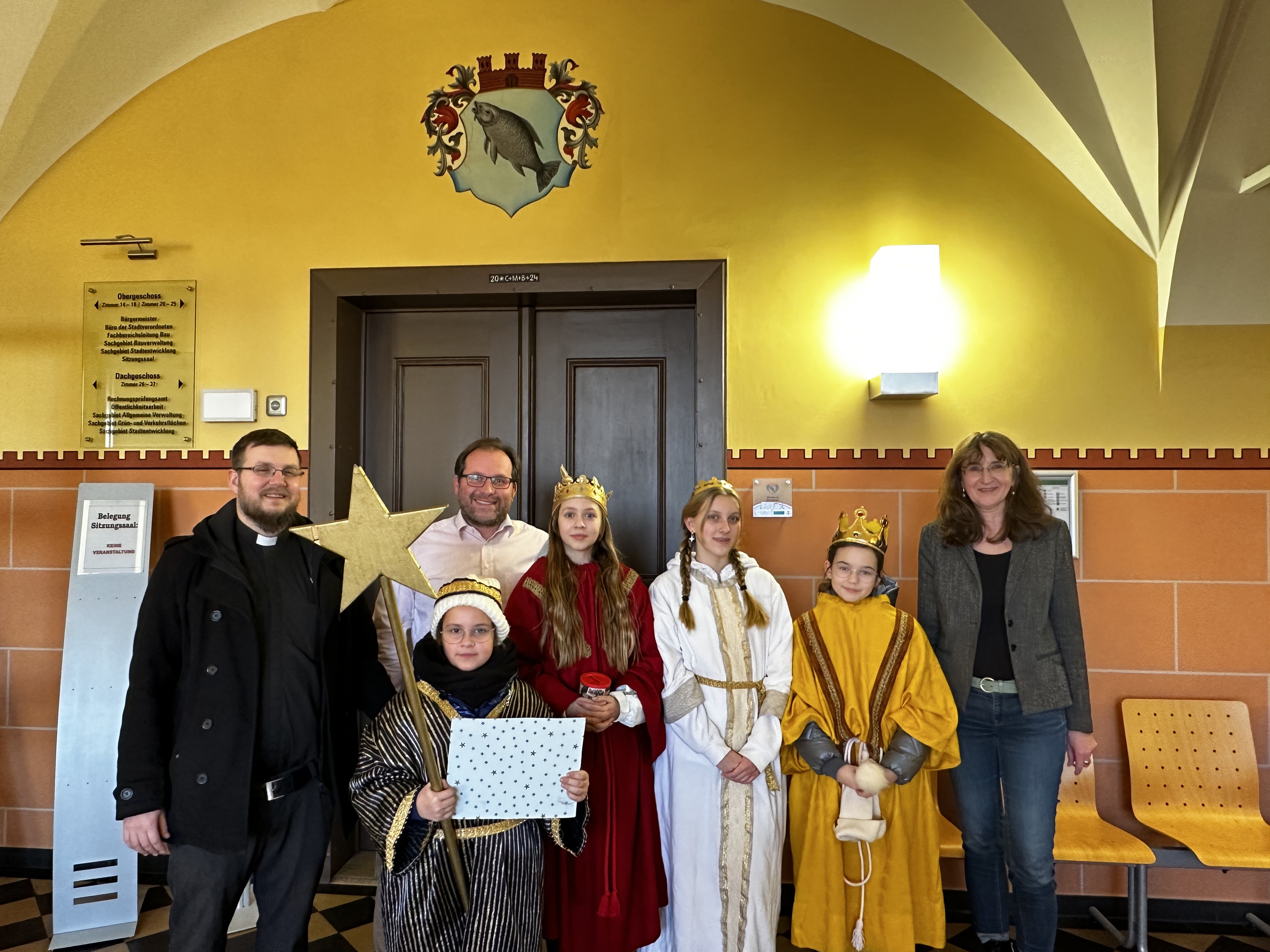 Sternsinger bringen Segen ins Nauener Rathaus