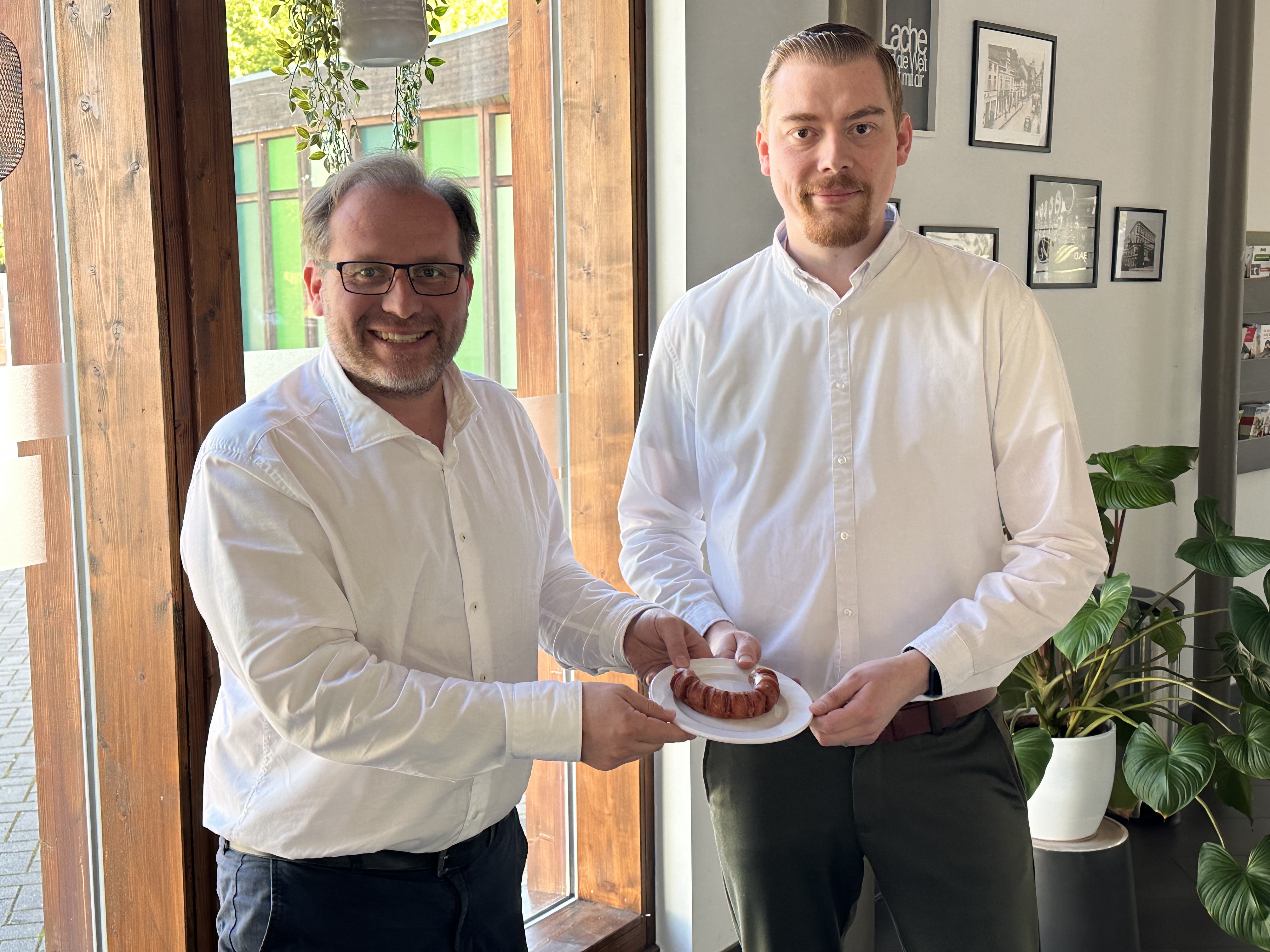 Bratwurst-Gipfel: Jury kürt Nauener Stadtbad-Wurst 2024