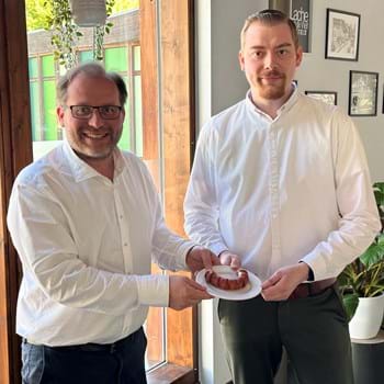 Bratwurst-Gipfel: Jury kürt Nauener Stadtbad-Wurst 2024