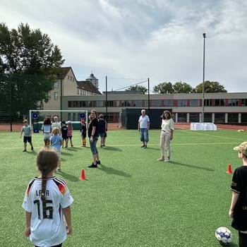 Neues Kooperationsprojekt in Nauen: Fußballspaß für Kinder in den Sommerferien 