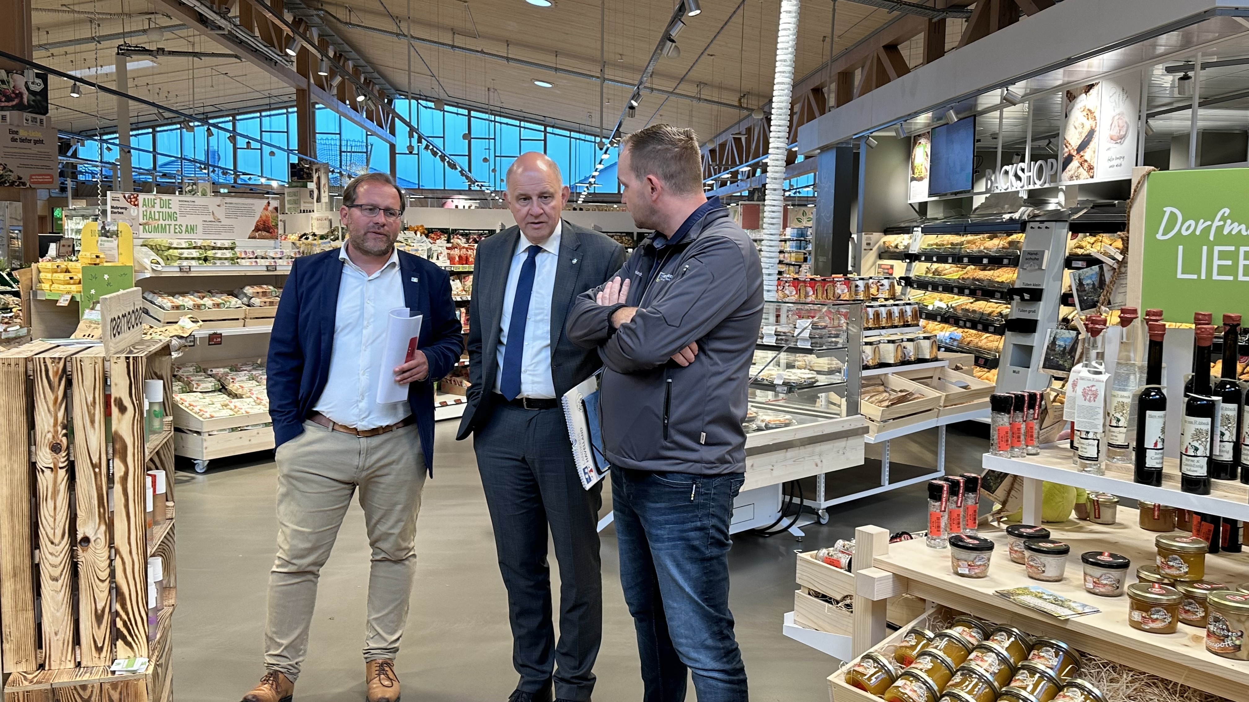 Landrat auf Tour - Landrat Lewandowski besucht wichtige Projekte in Nauen