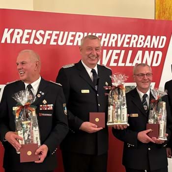 Feierliche Verabschiedung von Kreisbrandmeister Lothar Schneider und dessen Stellvertreter Jörg Meyer im Schloss Ribbeck