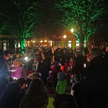 Ein unvergesslicher Nikolausabend für große und kleine Nauener - Großer Erfolg beim „Nikolaustag im Stadtbad Nauen“