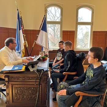 Podcast statt Pauken: Schüler interviewen Bürgermeister Meger