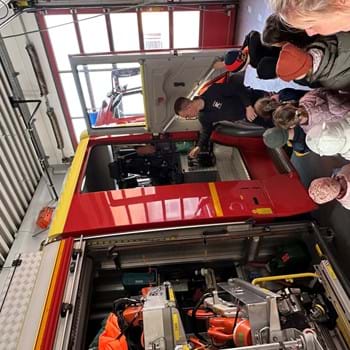 Junge Entdecker auf Tour: Kinder der Berger Kita „Zur alten Schäferei“ besuchten Rathaus und Feuerwehr