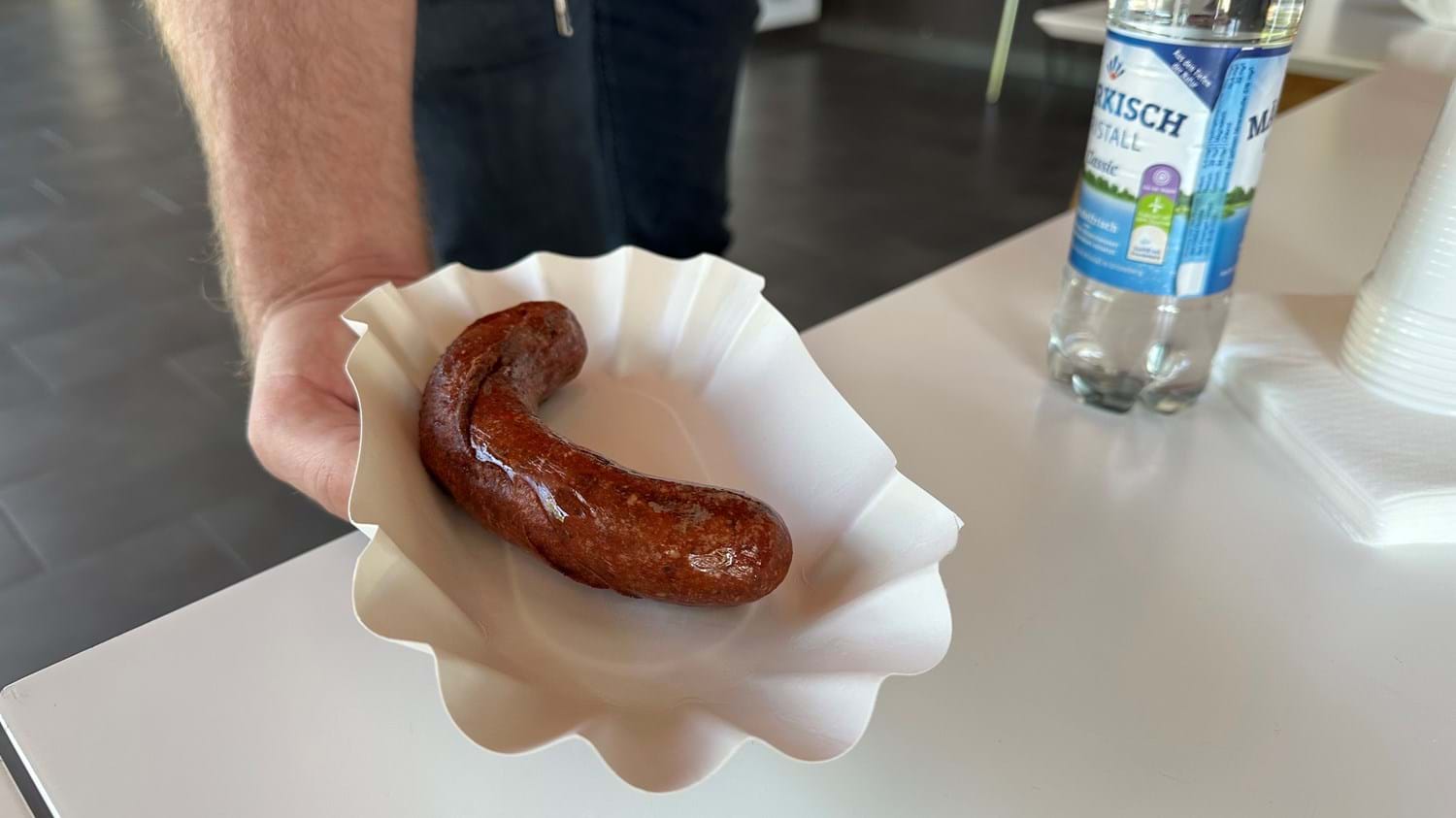 Außen knusprig, innen würzig mit feiner Kräutermischung: Die Nauener Fleischerei Schröder's hat's drauf!