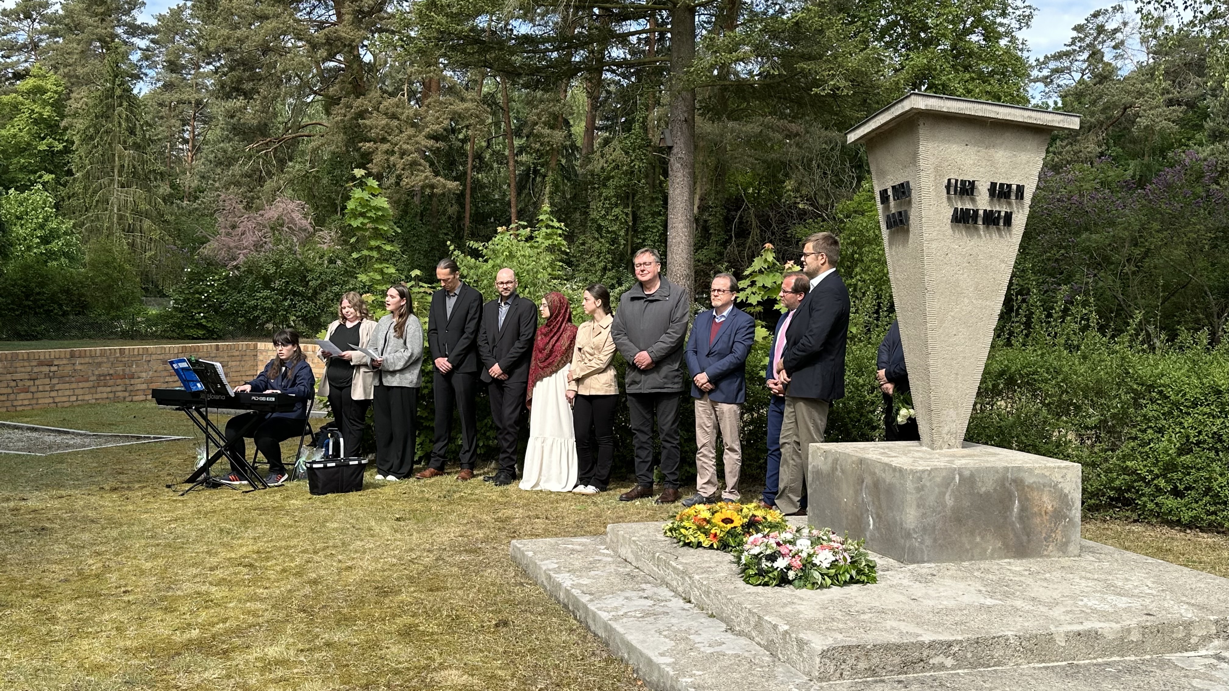 „Es fing nicht mit Auschwitz an“ - Gedenkstunde für die Opfer des einstigen KZ Börnicke