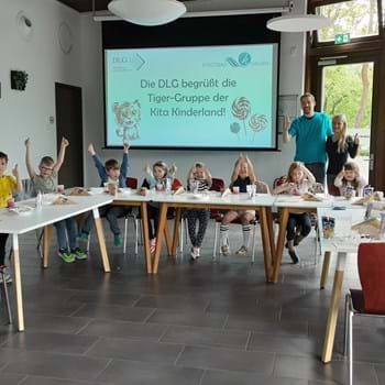 Kleine Feinschmecker entscheiden mit: Kita-Gruppe kürt Süßigkeiten-Favoriten fürs Stadtbad Nauen