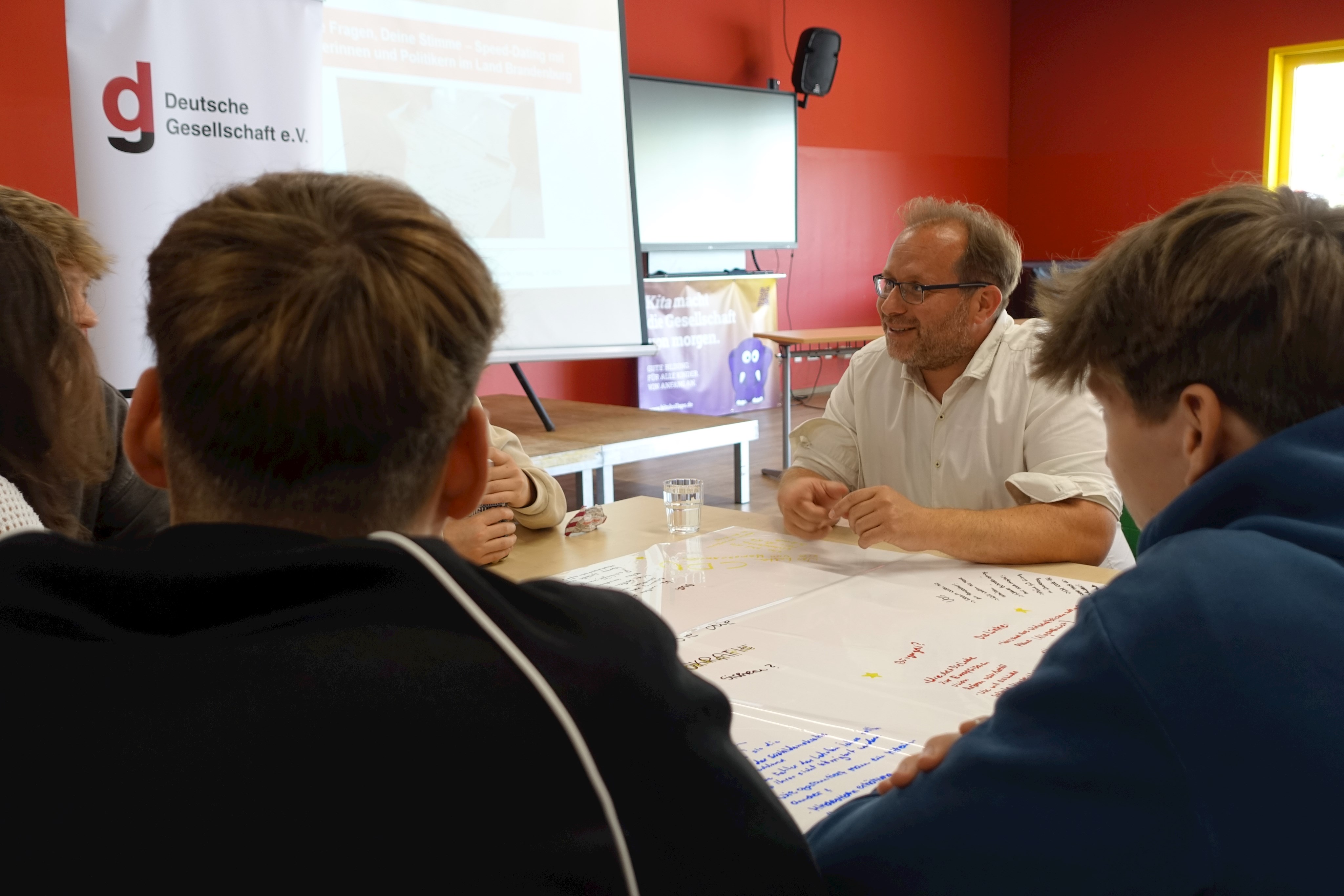 Demokratisch: Speed-Dating mit Politikerinnen und Politikern am LDVC