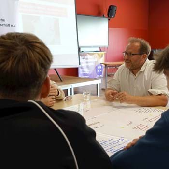 Demokratisch: Speed-Dating mit Politikerinnen und Politikern am LDVC