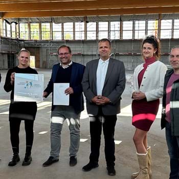 Ganztags-Ausbau in Brandenburg: Förderung für Sporthalle, Hort- und Klassenräume in Nauen 