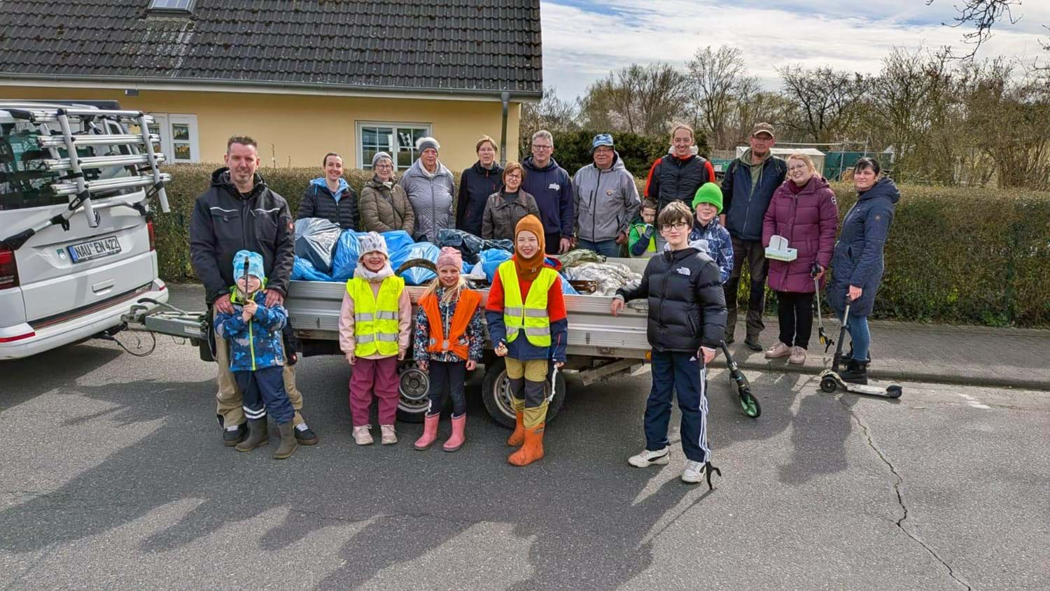 Pressefoto_Mikado__28.03.26_Vormittag Muellaktion am Stadtrandsiedlung Nauen©Mikado e.V.