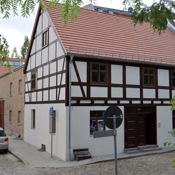 Noch bis 16. Oktober: „20 Jahre Erinnern“ – Ausstellung im Richart-Hof eröffnet 