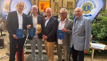Nauens Bürgermeister Dr. Wiebersinsky, der neu Präsident des LC Osthavelland Ludger Keysers, District Governor Wolfram Zabel, der scheidende Präsident des LC Bernd Müller und der Sekretär des LC Osthavelland Dietmar Jeserich (v.l.n.r.)